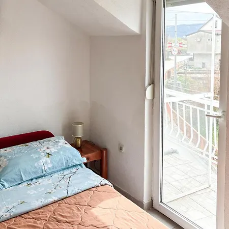 2 Bedroom Cozy In * Krvavac