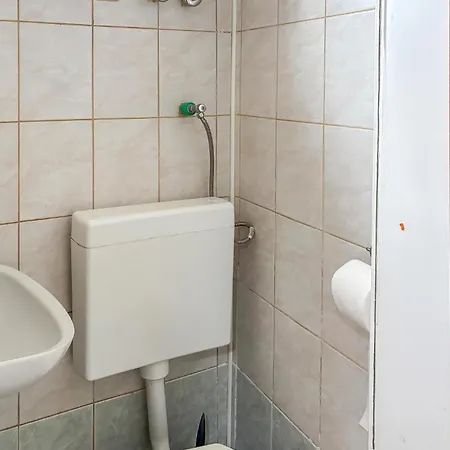 2 Bedroom Cozy In Сasa de vacaciones *