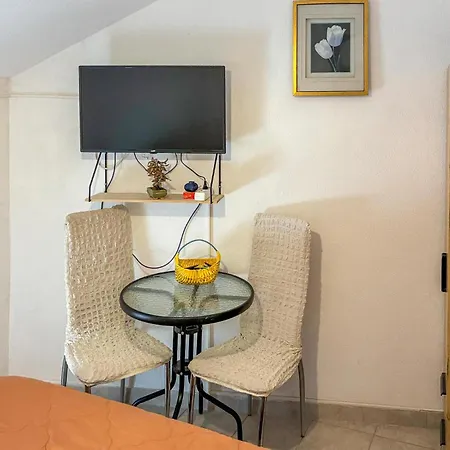 2 Bedroom Cozy In Сasa de vacaciones